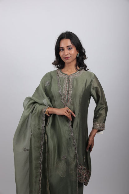 Zoya Embroidered Kurta Set