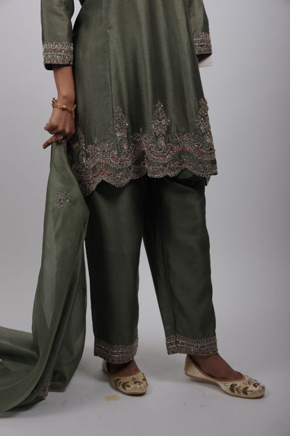 Zoya Embroidered Kurta Set