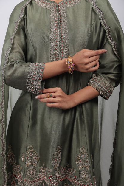 Zoya Embroidered Kurta Set